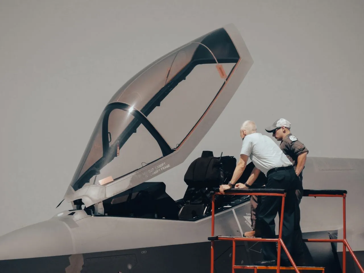FlightSafety